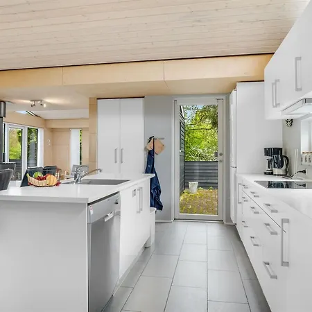 Ginne - 1km To The Fjord By Interhome *